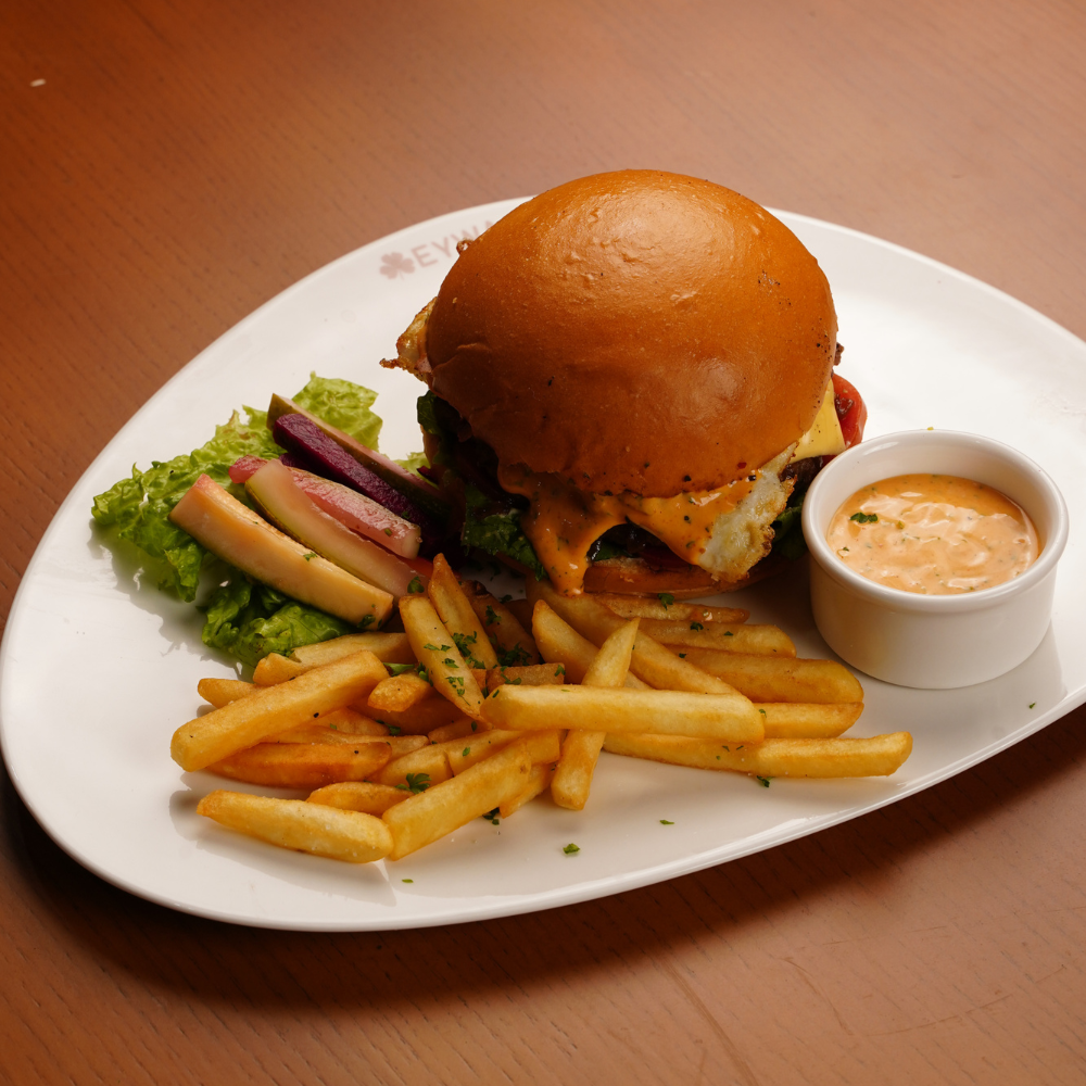 SMASHED CHICKEN BURGER